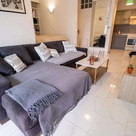 Apartmán Spacious With Terrace Close To Paris, Rer A Boissy-Saint-Léger