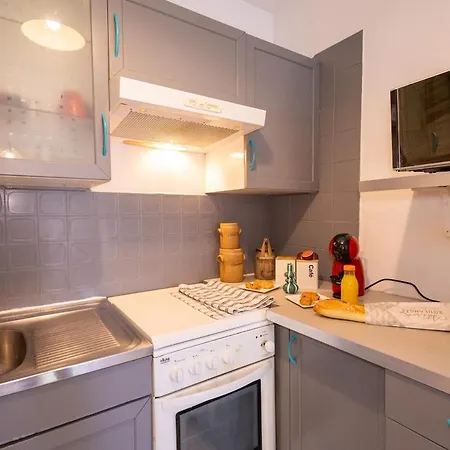 Spacious With Terrace Close To Paris, Rer A